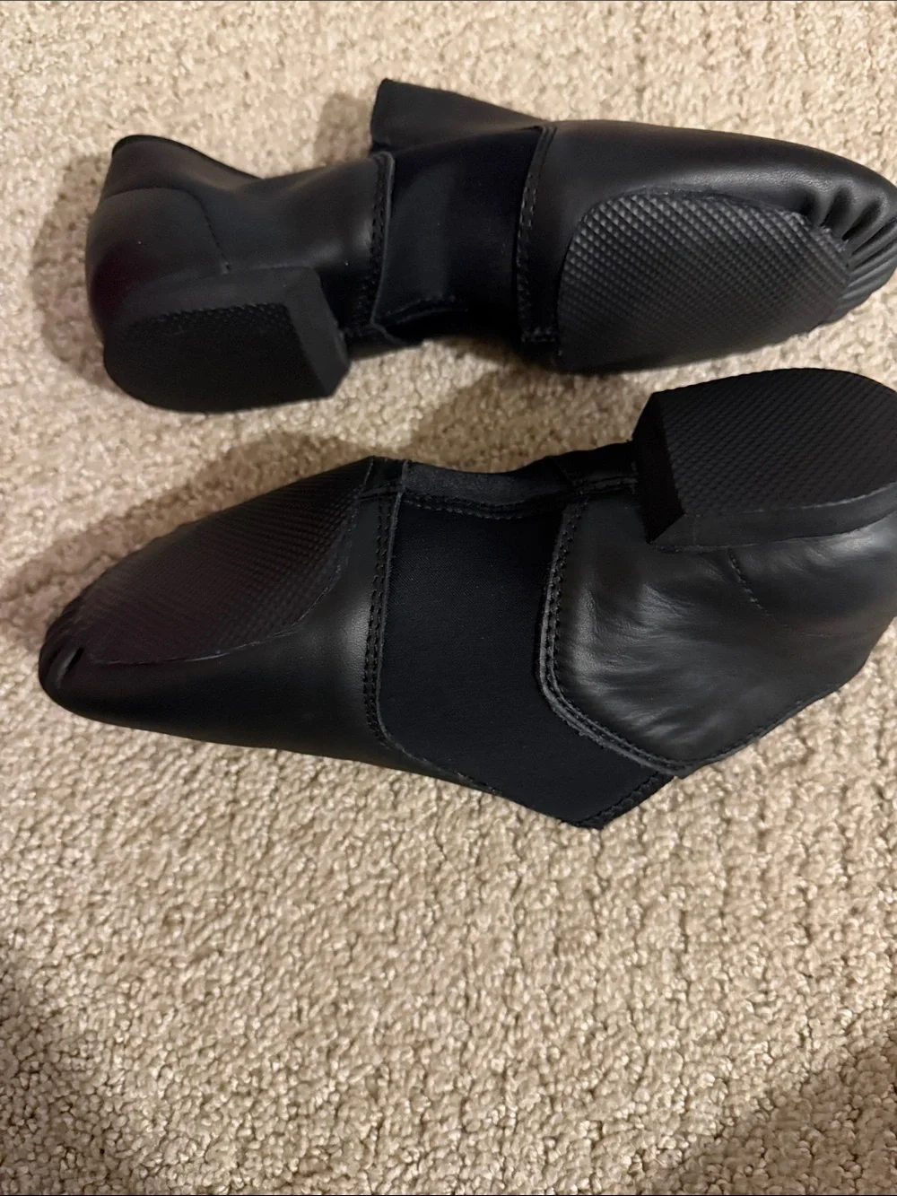 Revolution stretch jazz boot in black. Size 5.0A
